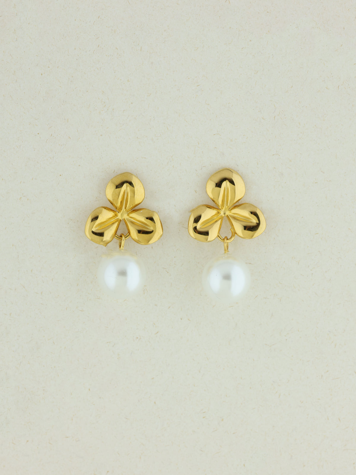 Clover Pearl Drops Earring