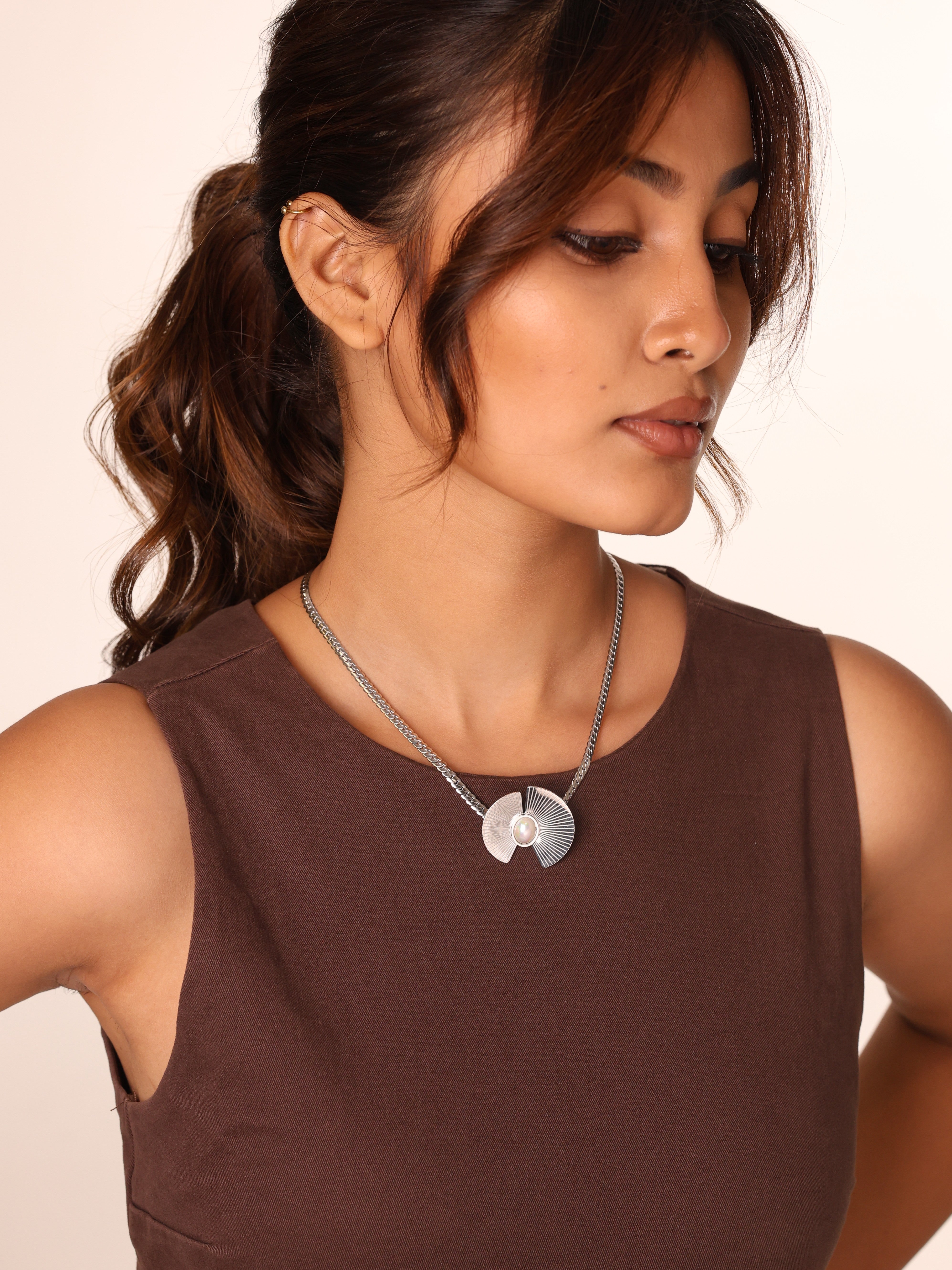 Fan Pearl Pendant Necklace