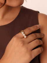 Elegant Three-Pearl Ring