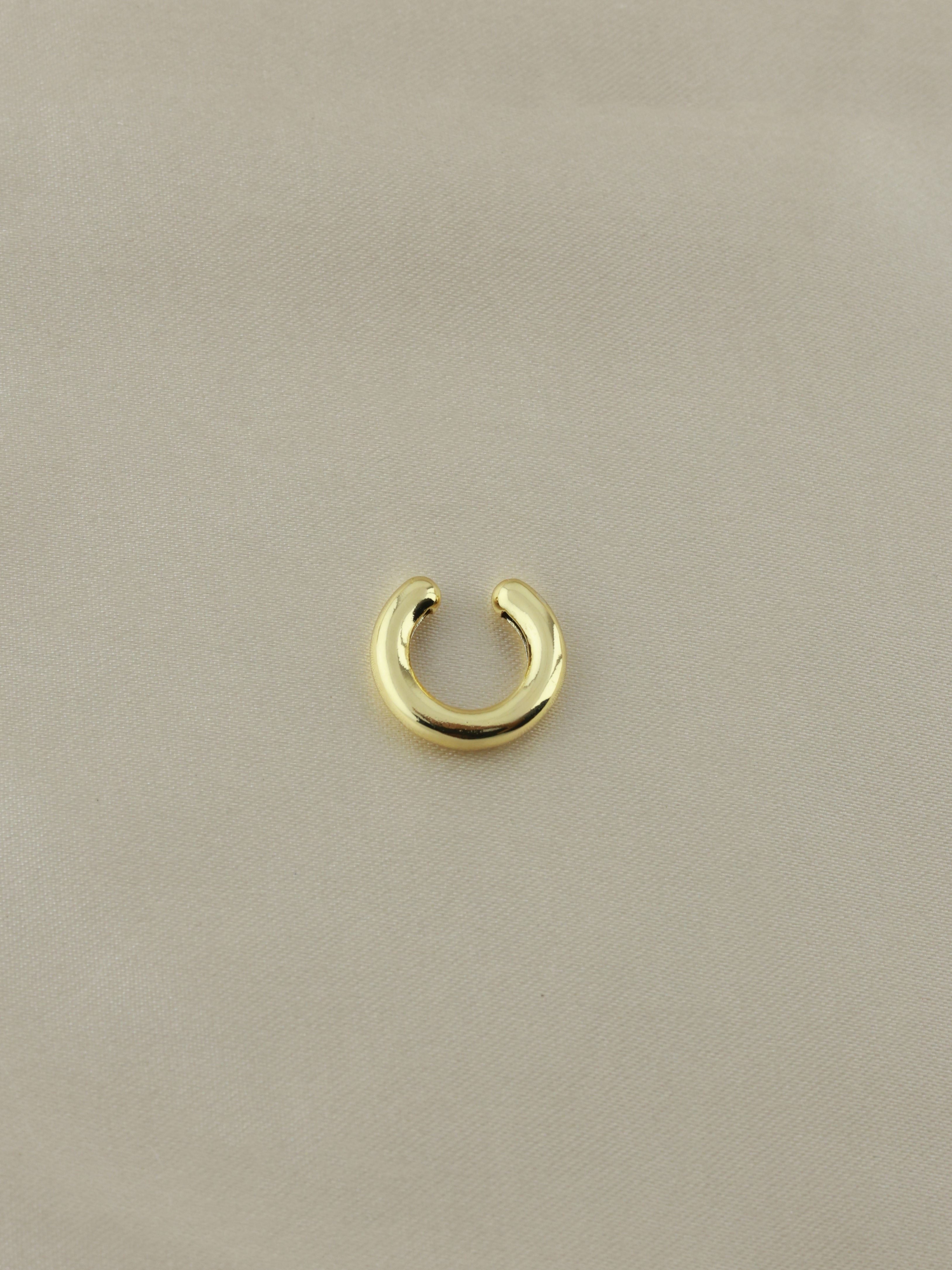 Arc Bold Cartilage Cuff