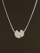 Fan Pearl Pendant Necklace
