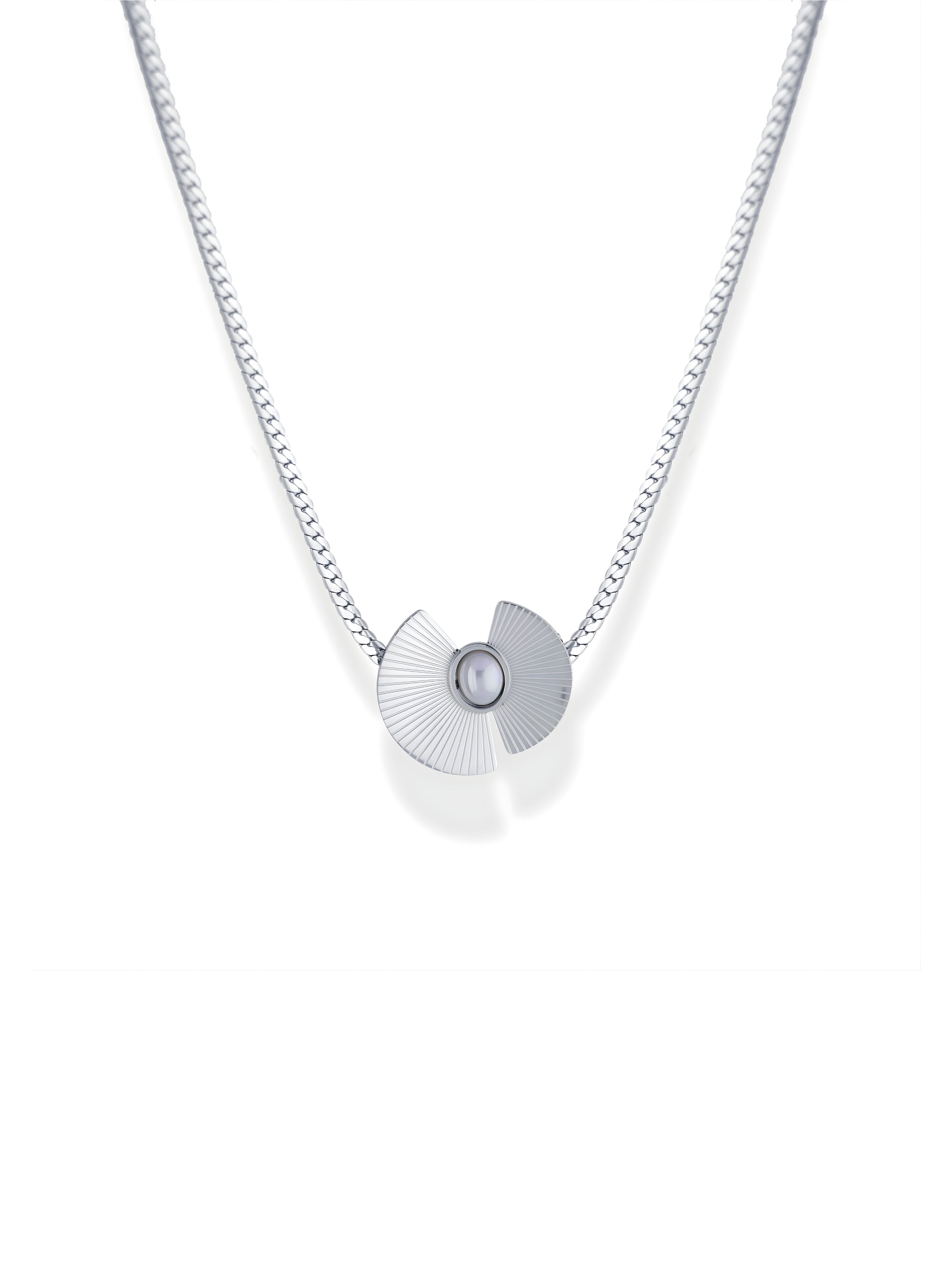 Fan Pearl Pendant Necklace