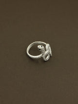 Snake Curve Ring