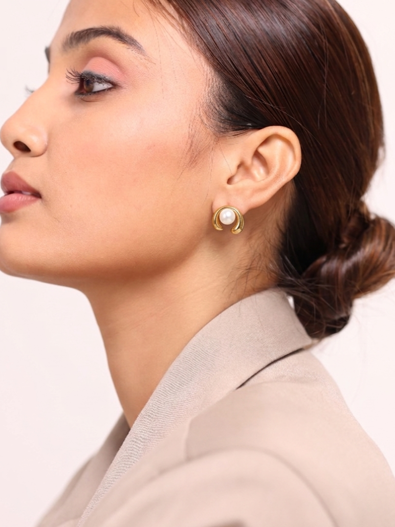 Pearl Halo Earring