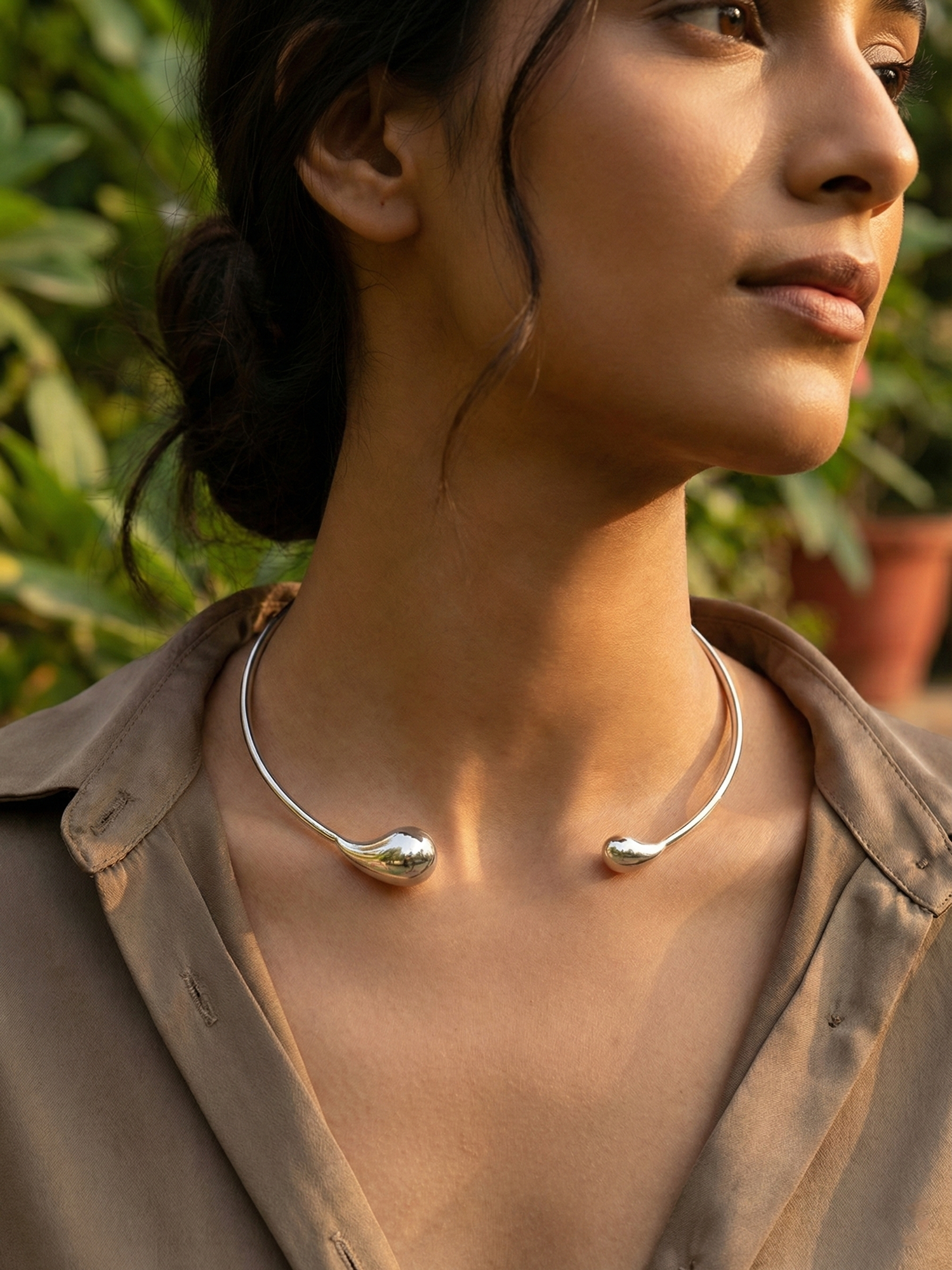 Open Collar Necklace Silver with Teardrop