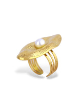 Elegant Gold ICON Ring with a Classic Round Pearl