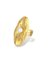 Elegant Gold ICON Ring with a Classic Round Pearl