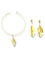 Elegant Gold Petal Pendant Necklace and Earring Set