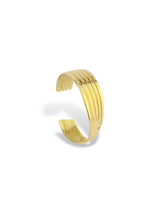 Luxury Minimalist Gold Statement Bangle with High Shine