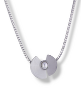 Fan Pearl Pendant Necklace