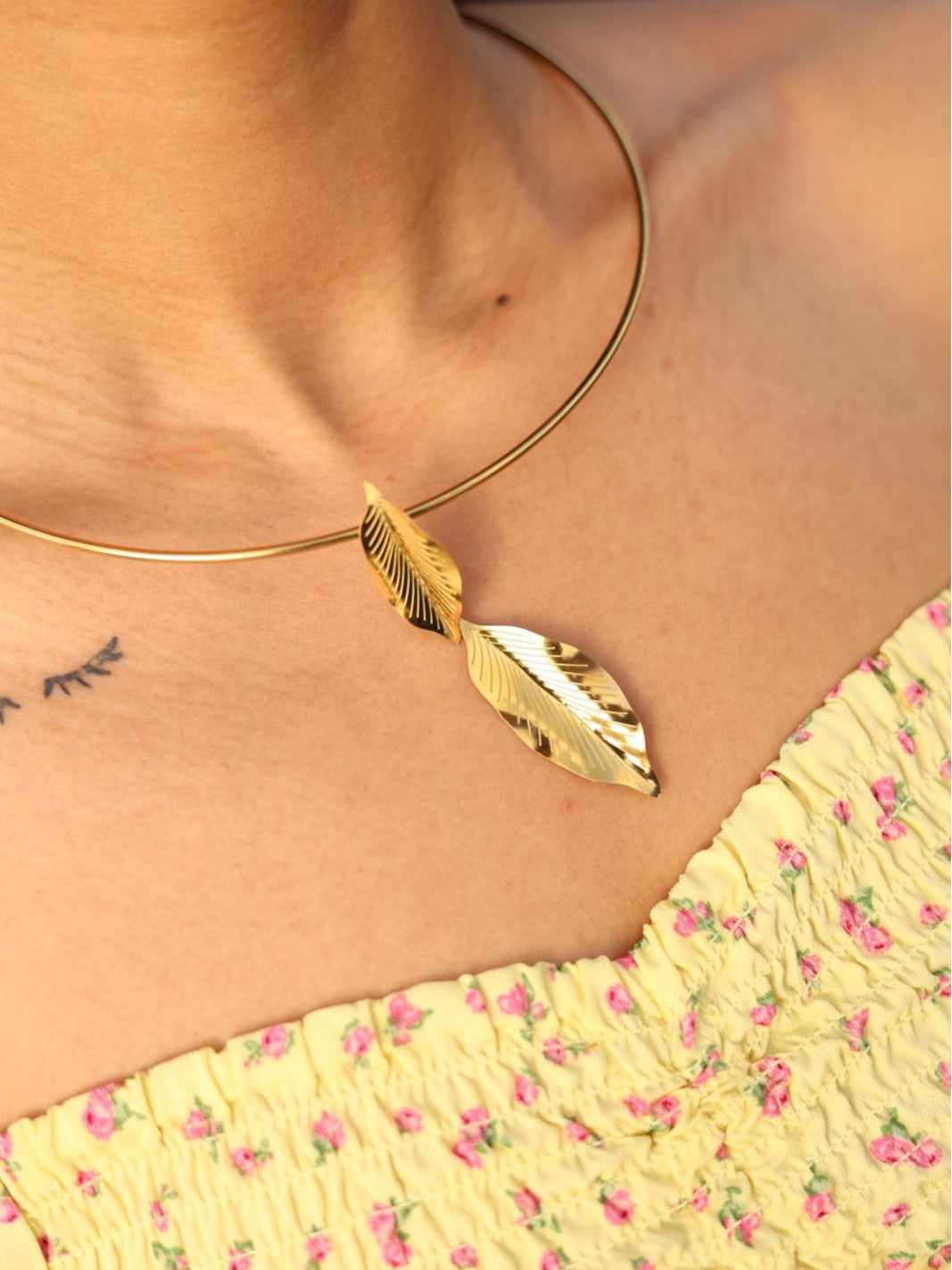 Leaf collar necklace with earrings set
